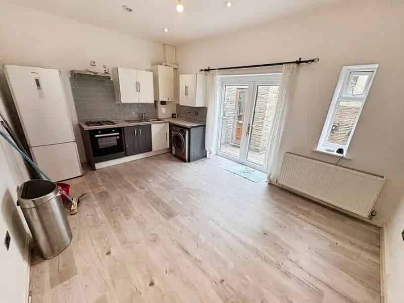 5 Bedroom Mid Terrace House for Sale Brighouse West Yorkshire