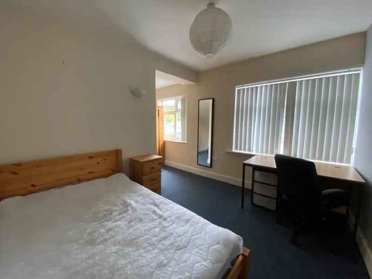 4 bedroom flat to rent