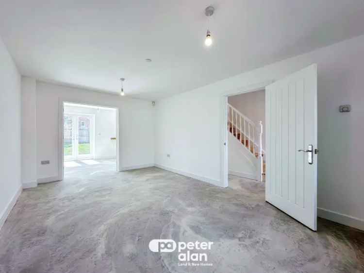 4 Bedroom Detached House in Cwm Heulwen