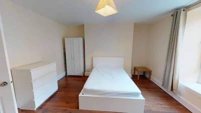 1 Bedroom Flat to Rent Furnished Modern Kitchen Spacious Double Room