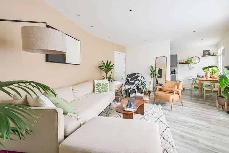 2 Bed Flat for Sale Near Victoria Park