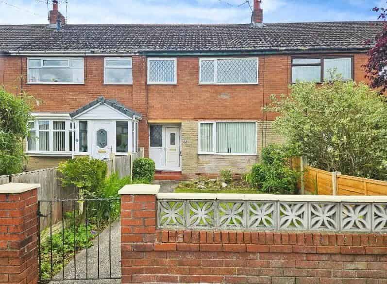 3 Bedroom Mid Terrace House for Sale