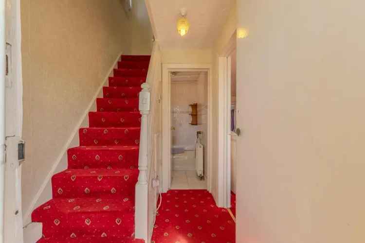 3 Bedroom Semi-Detached House for Sale in Bishopbriggs