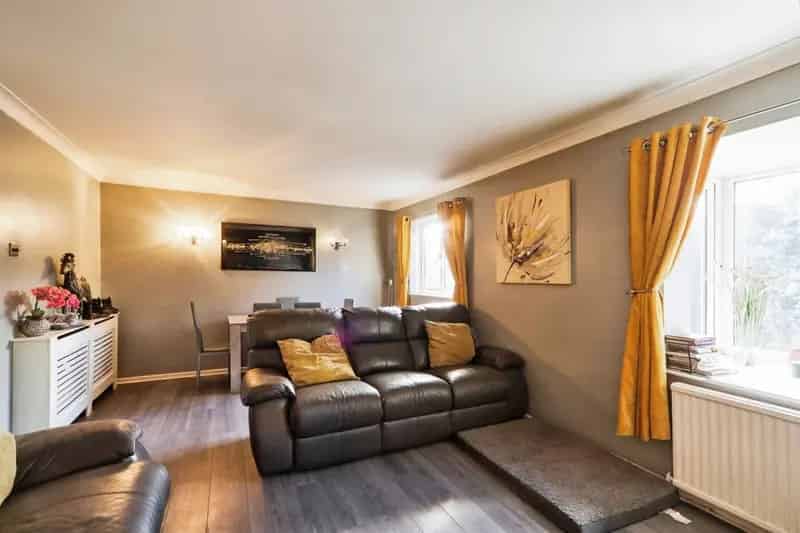 Six Bedroom Family Home with Stunning Garden