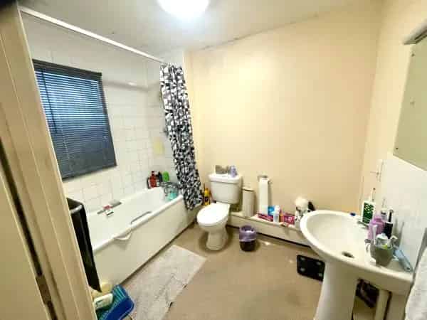 4 Bed 3 Story Semi-Detached Home Near Chelmsford City Centre
