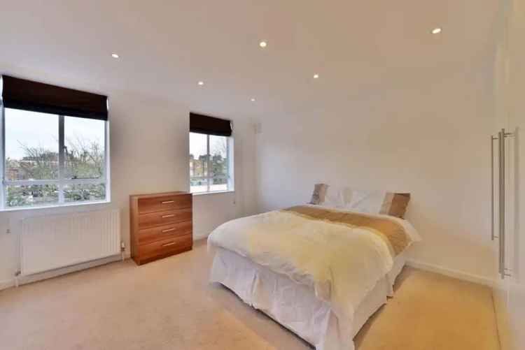 Flat For Sale in City of Westminster, England