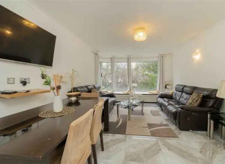 3 Double Bedroom Apartment Hyde Park Estate
