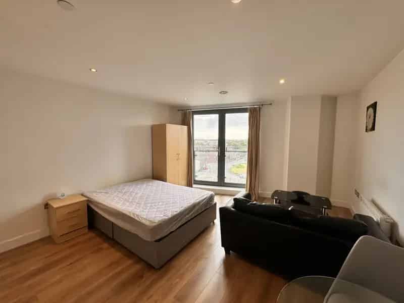 Studio Apartment For Sale in Leeds Echo Central Two with Tenancy