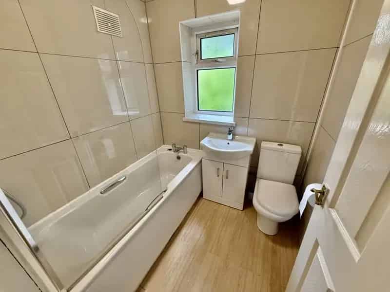 2 Bedroom Semi-Detached House to Rent