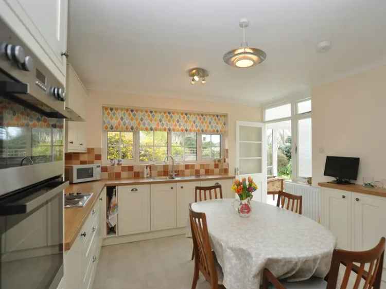 Spacious Detached Bungalow in Offley Two Double Bedrooms Freehold