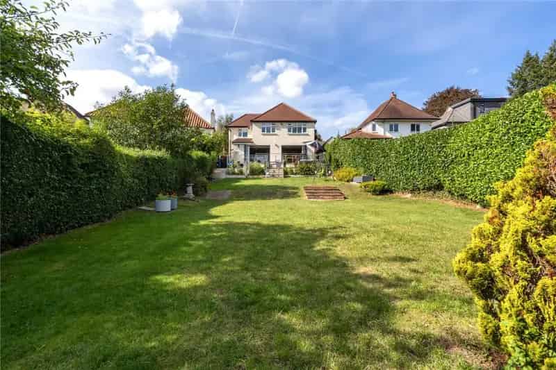 5 Bedroom Detached House Purley