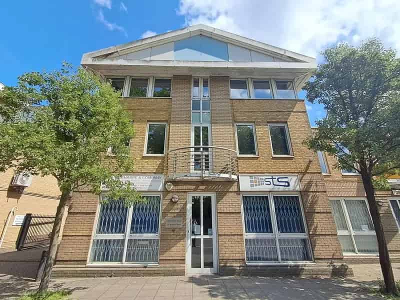 37 Brighton Road Office Space: Modern Furnished Office Near South Croydon Station