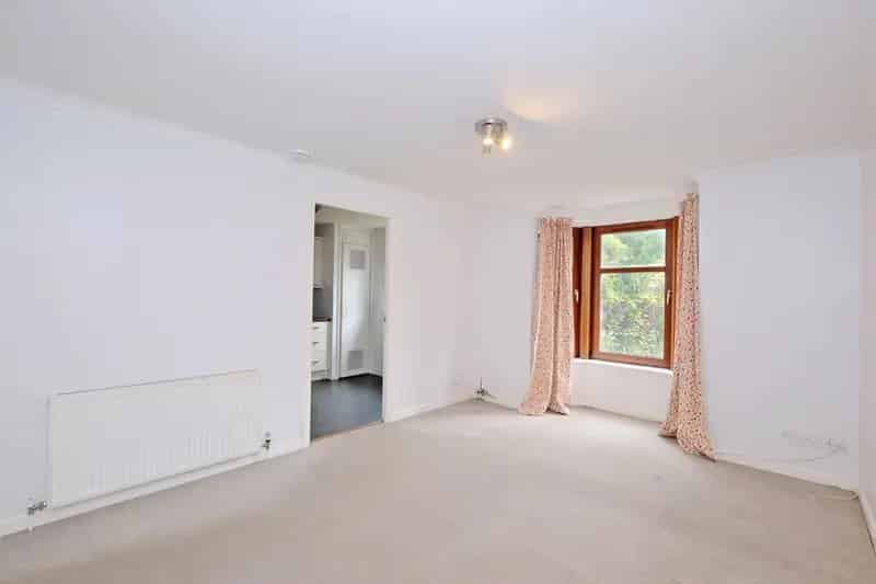 2 Bedroom Ground Floor Flat with Private Parking Rosemount Aberdeen