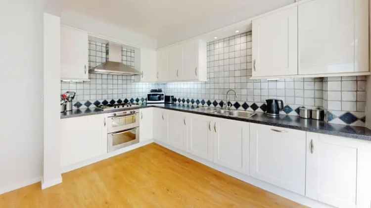 3 Bed Semi-Detached House for Sale Lytham Gardens