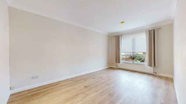 2 bedroom flat  for sale