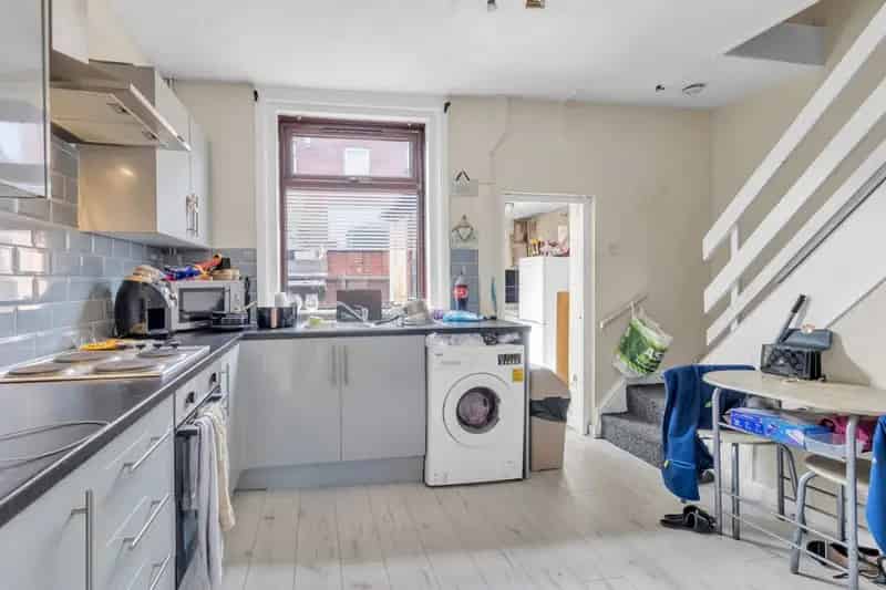 2 Bedroom Mid Terraced House For Sale