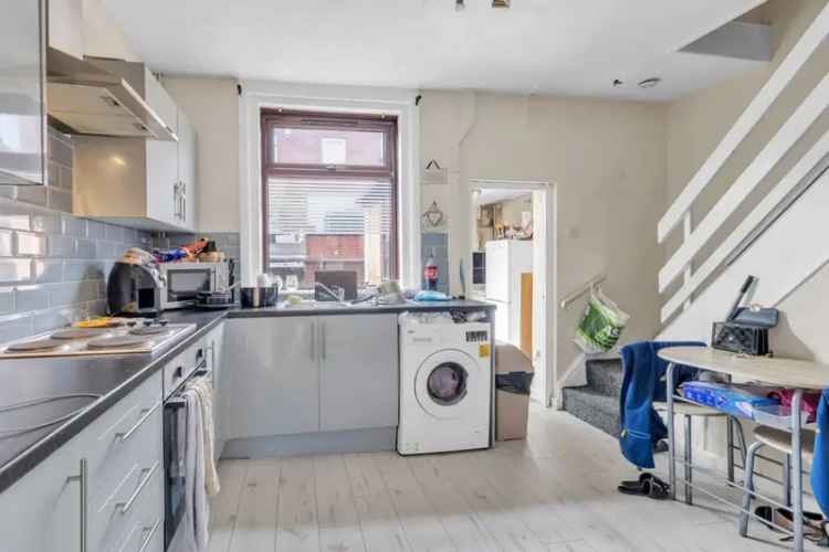 2 Bedroom Mid Terraced House For Sale