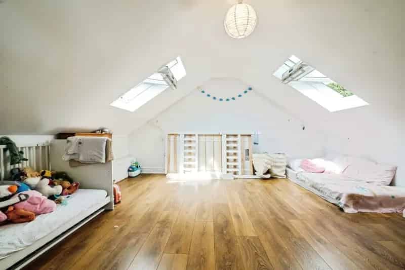 Spacious Hove Maisonette Two Double Bedrooms Open Plan Living