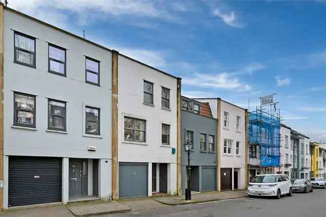 3 Bedroom Townhouse Clifton Village Bristol