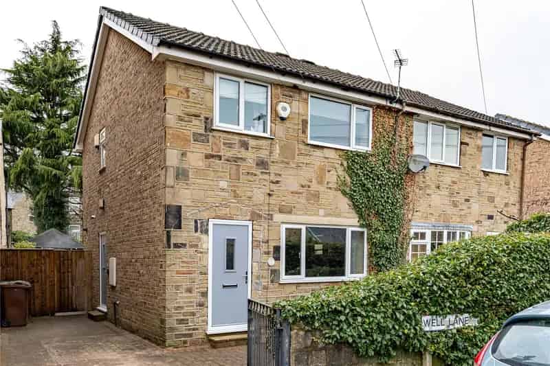 Three Bedroom Semi-Detached House in Guiseley Near Amenities and Schools