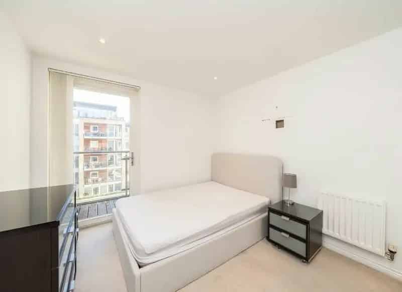Battersea Power Station Apartment One Double Bedroom Modern Gym Parking