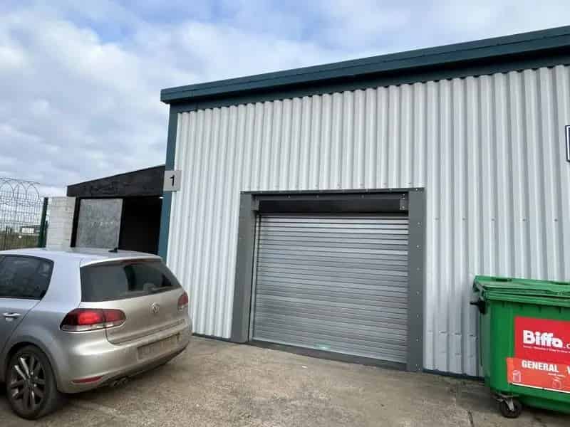 Refurbished Industrial Unit 2560 sq ft