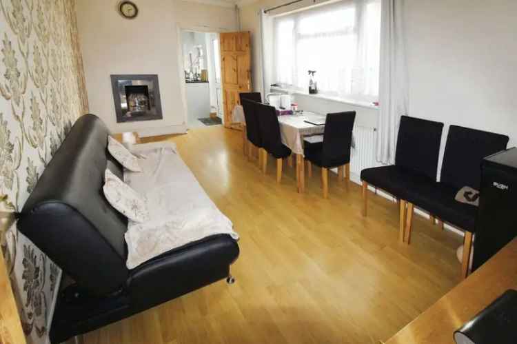 3 Bedroom Mid Terrace House Birmingham