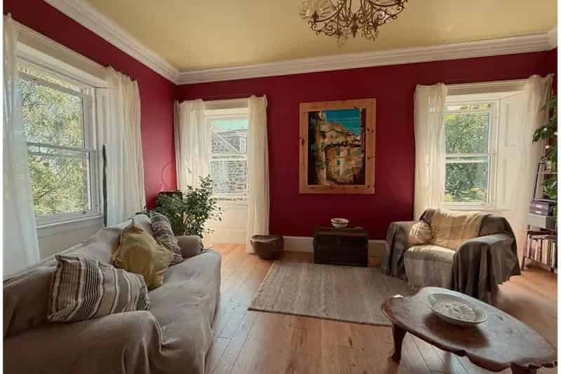 2 Bed Flat Upper Apartment with Parking and Garden