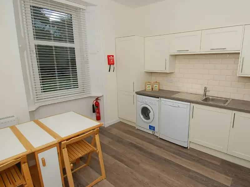 4-Bedroom House in Stirling City Centre