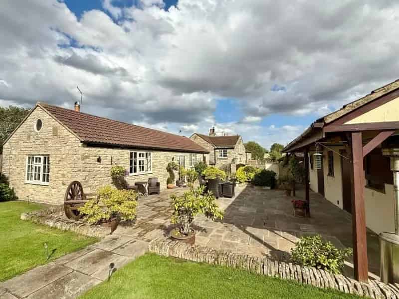 4 bed house for sale