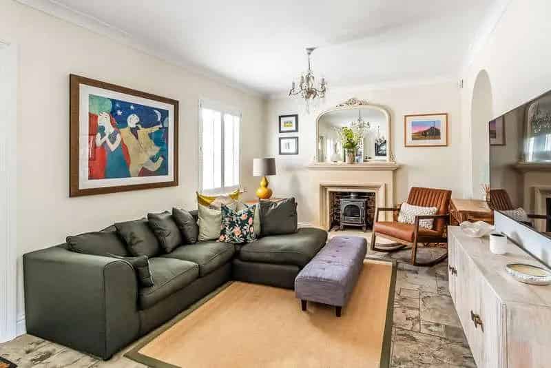 4 Bed Detached House For Sale in Four Elms