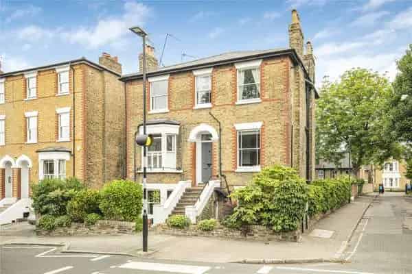 1-Bed Victorian Apartment Richmond - Garden Parking