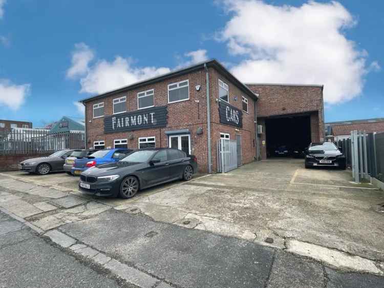 Modern Warehouse Industrial Unit with Office Space