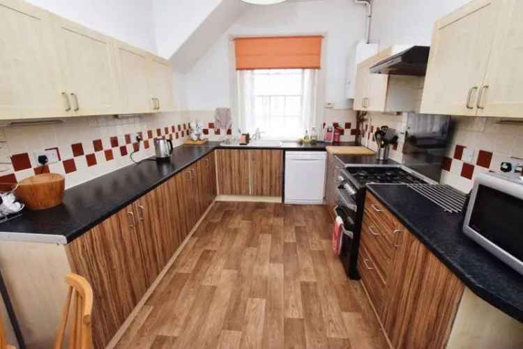 5 bedroom semi-detached house for sale