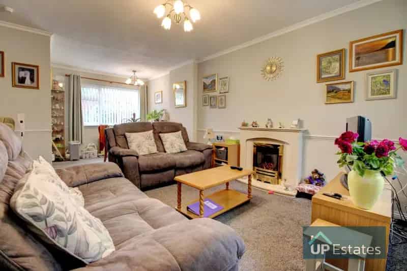3 Bedroom End of Terrace House to Rent