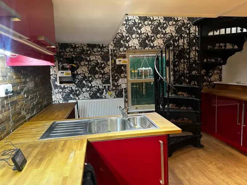 1 bedroom Flat
 To Let 
Total Size: 883 SQ FT