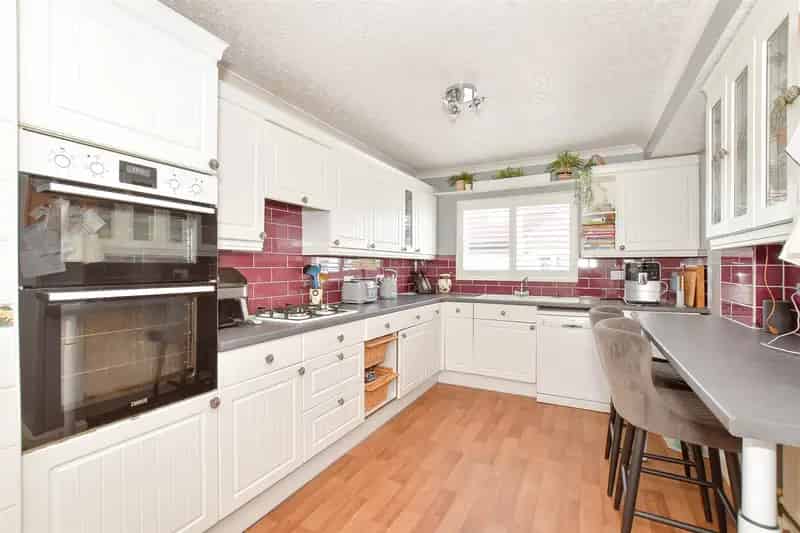 4 Bedroom Link Detached House for Sale Middleton on Sea