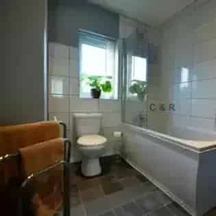 2 Bedroom House Hulme Manchester Garden Parking Furnished