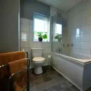 2 Bedroom House Hulme Manchester Garden Parking Furnished