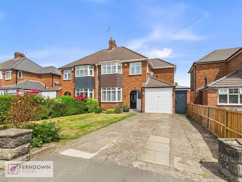 3 Bedroom Semi Detached House For Sale