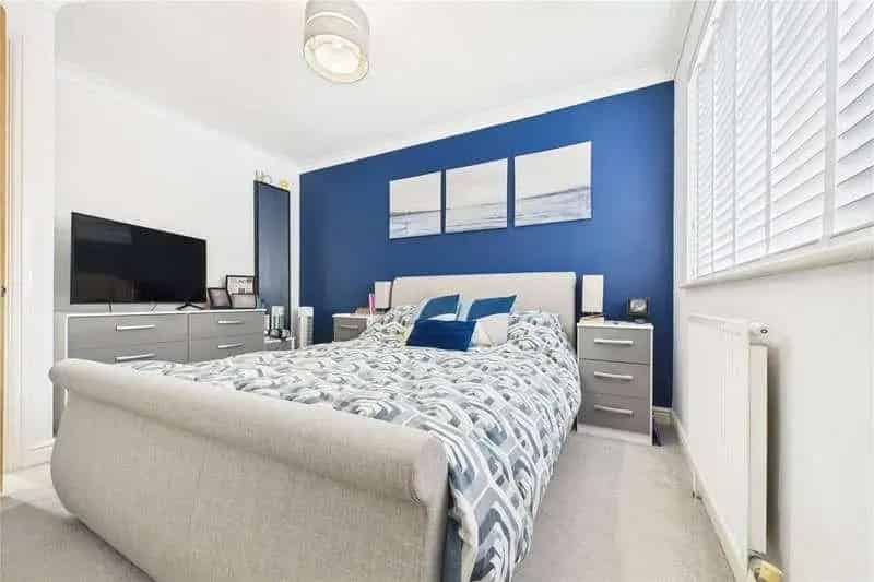 2 bed house for sale