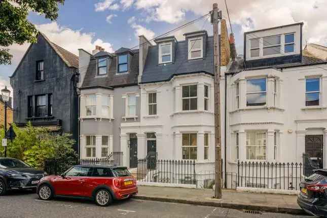 Maisonette for sale in Burnaby Street, London SW10