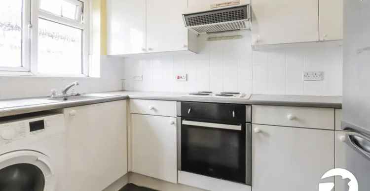 1 Bedroom Flat for Sale Near Nuxley Village