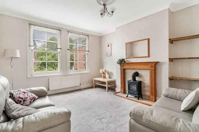 1 bedroom Flat
 For Sale 
Total Size: 587 SQ FT