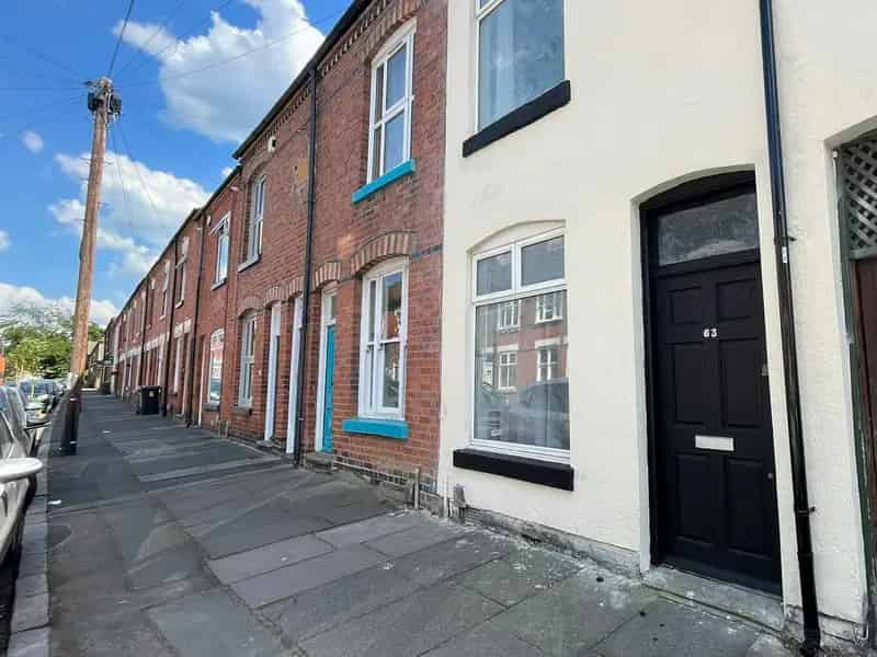 Two Bedroom House in Clarendon Park Leicester
