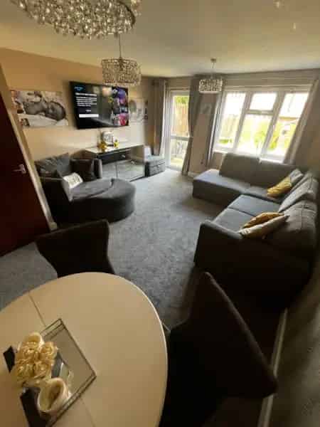 2 Bed End Terrace House Wheelchair Accessible with Gardens and Convenient Transport Links