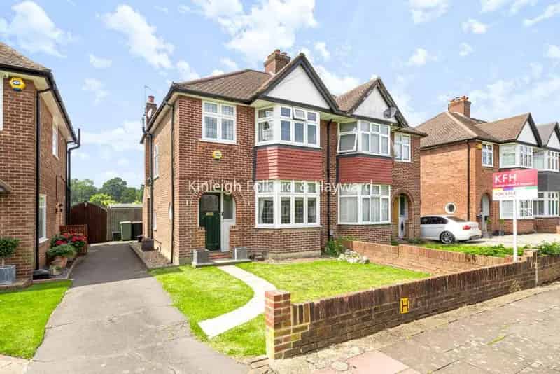 Three Bedroom 1930s House with Garden and Extension Potential