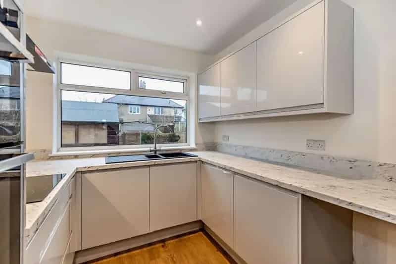 3 Bedroom House For Sale No Onward Chain