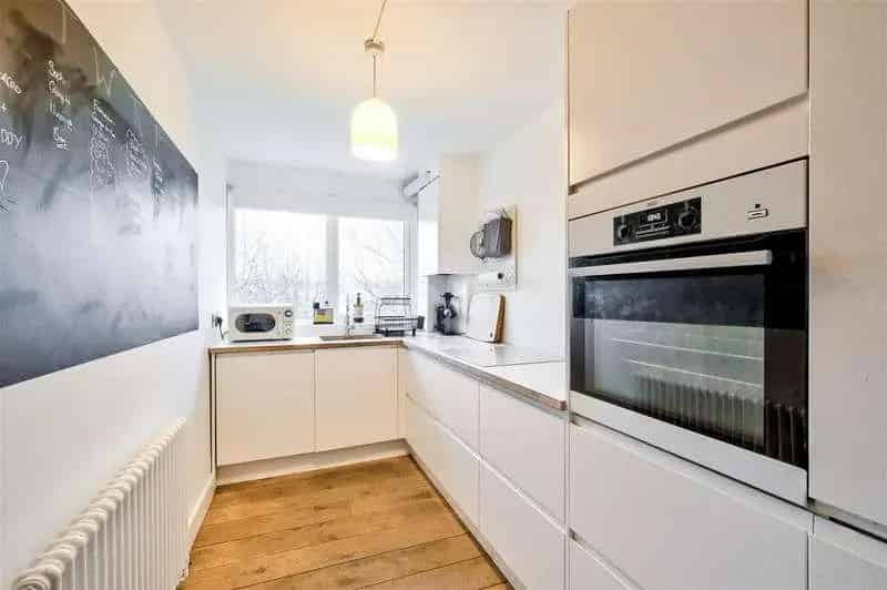 2 Bed Flat for Sale in Central Wanstead