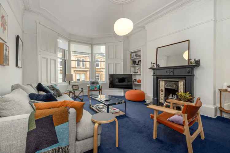 3-Bedroom Flat in Partickhill  Stunning Traditional Features